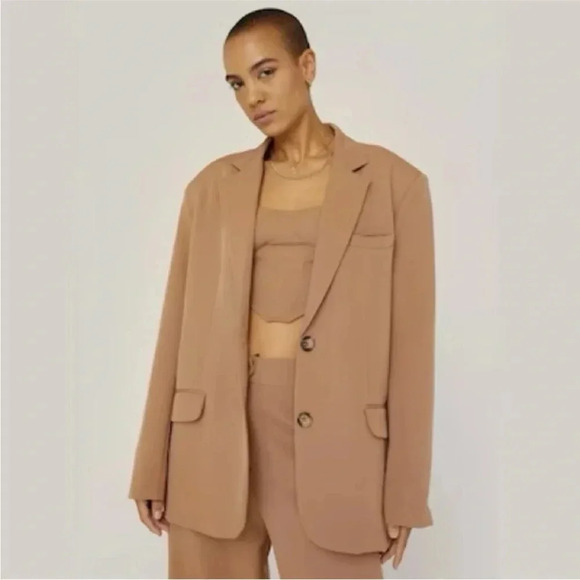 NWT Nasty Gal Collection Oversized Pocket Suit Blazer in Camel Sz 4 - Picture 1 of 8